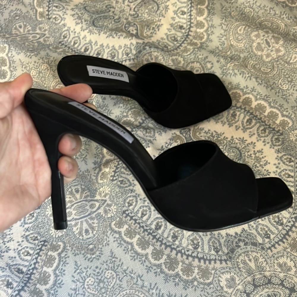 New Steve Madden sandals